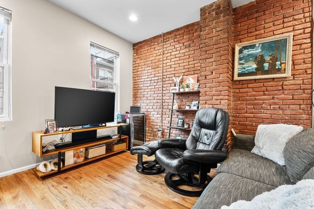 6 Drake Pl 2, Boston, MA 02128