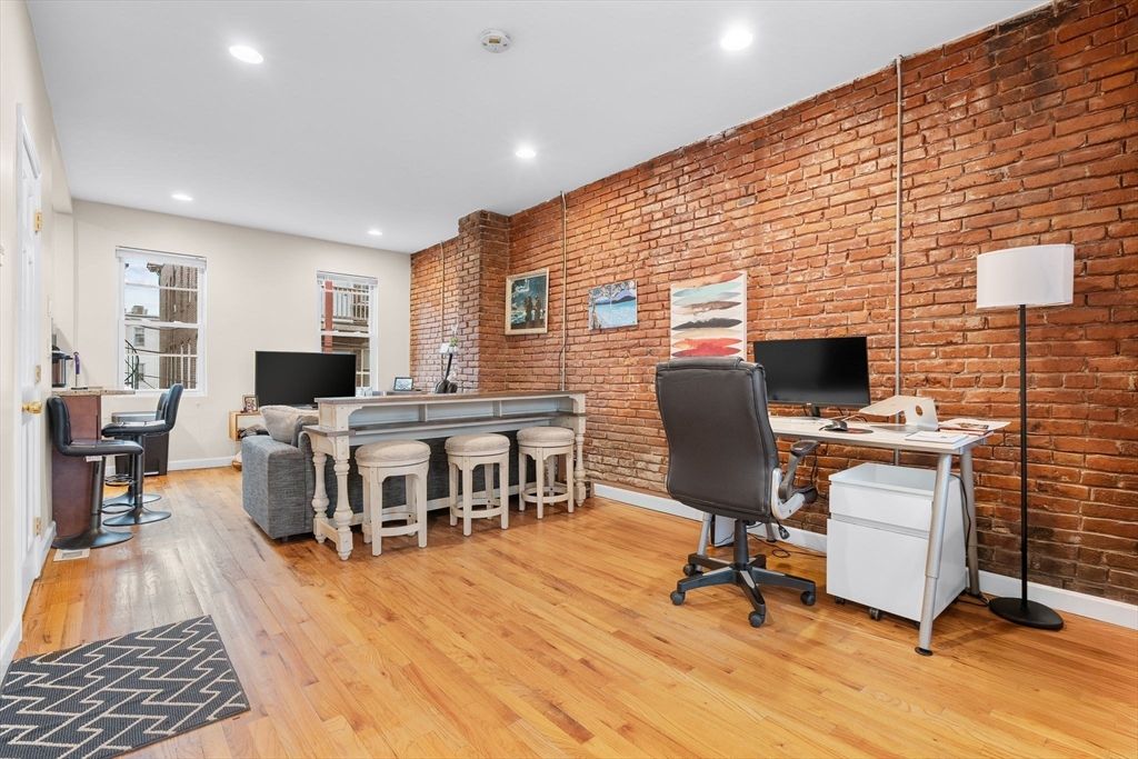 6 Drake Pl 2, Boston, MA 02128