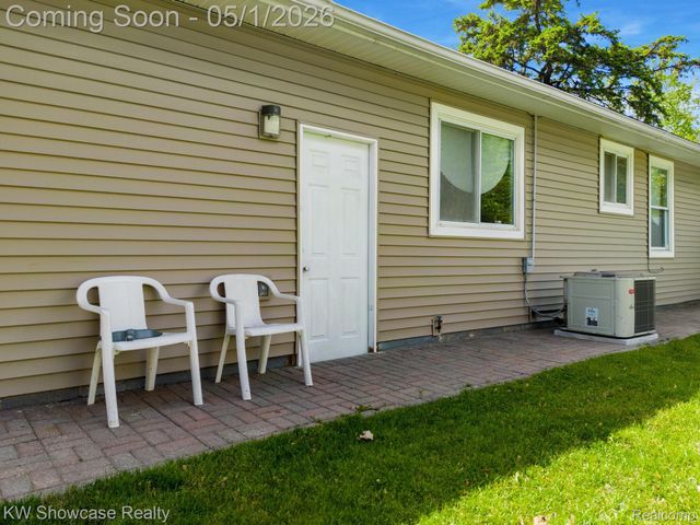7969 Richardson Road, West Bloomfield Charter Township, MI 48323