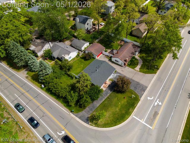 7969 Richardson Road, West Bloomfield Charter Township, MI 48323