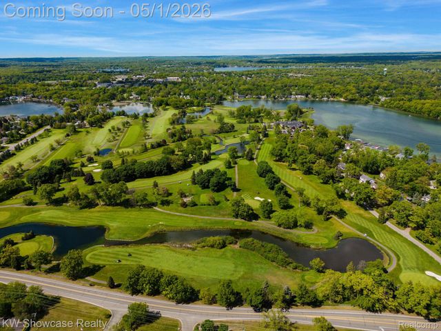 7969 Richardson Road, West Bloomfield Charter Township, MI 48323