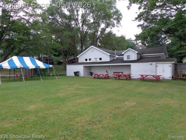 7969 Richardson Road, West Bloomfield Charter Township, MI 48323