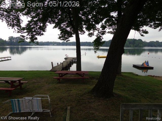 7969 Richardson Road, West Bloomfield Charter Township, MI 48323