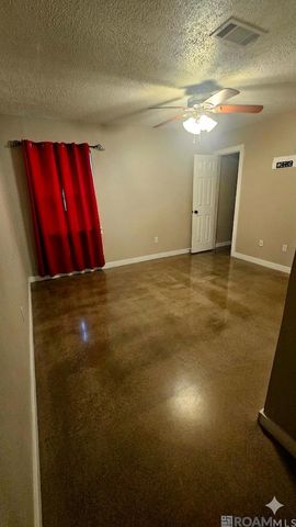 8708 Montclair St, Denham Springs, LA 70726