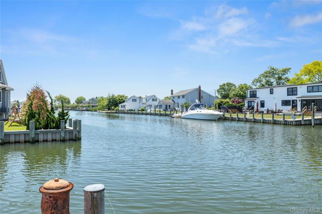 34 Cape Road, Amityville, NY 11701