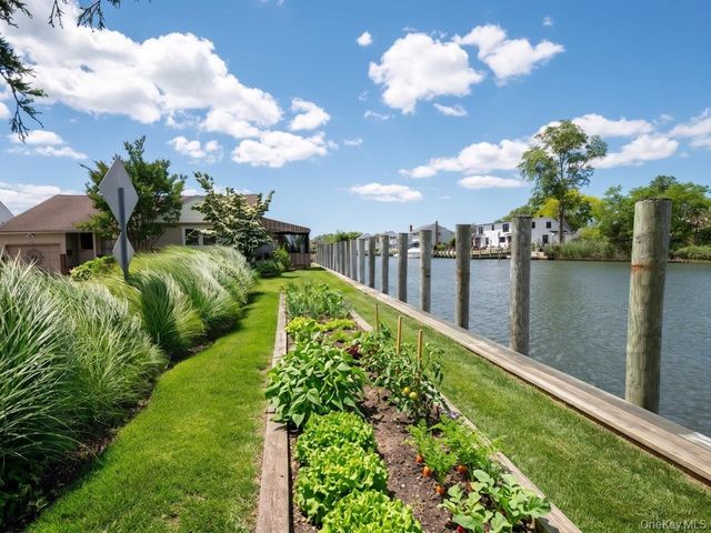 34 Cape Road, Amityville, NY 11701