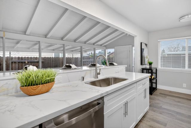 4961 I Pkwy, Sacramento, CA 95823