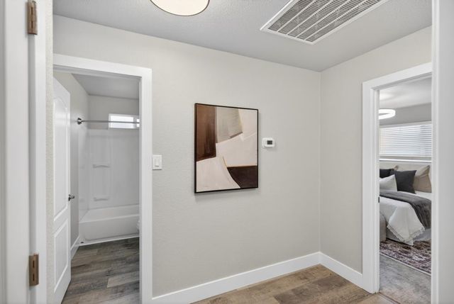 4961 I Pkwy, Sacramento, CA 95823