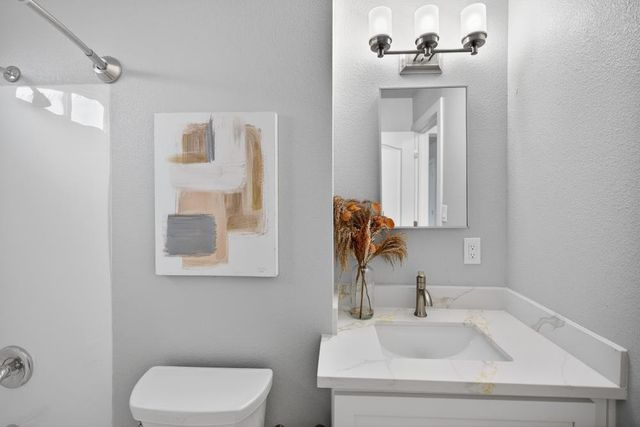 4961 I Pkwy, Sacramento, CA 95823