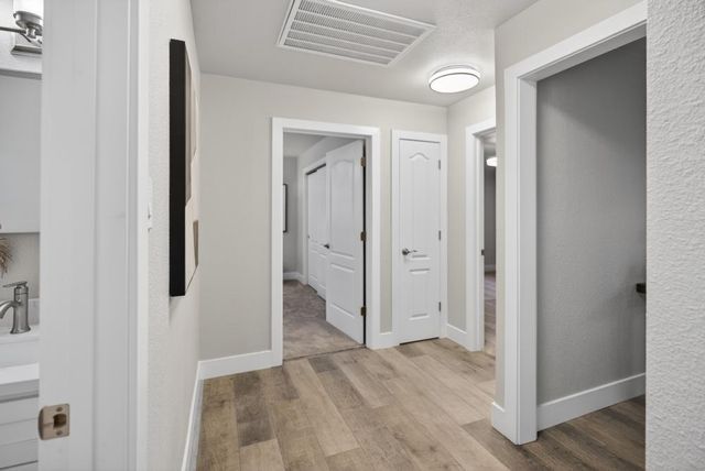 4961 I Pkwy, Sacramento, CA 95823