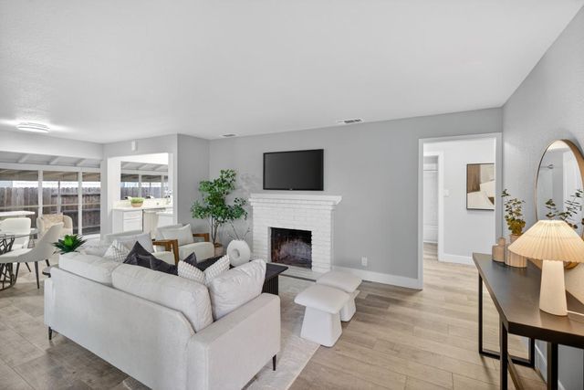 4961 I Pkwy, Sacramento, CA 95823