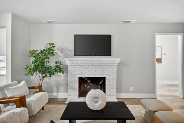 4961 I Pkwy, Sacramento, CA 95823