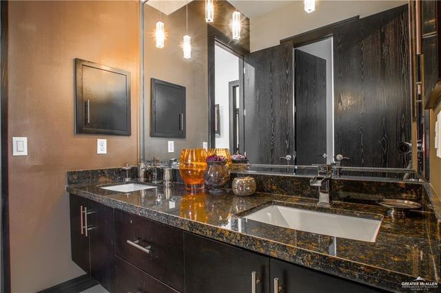 309 N Mockingbird Avenue H, Mission, TX 78572