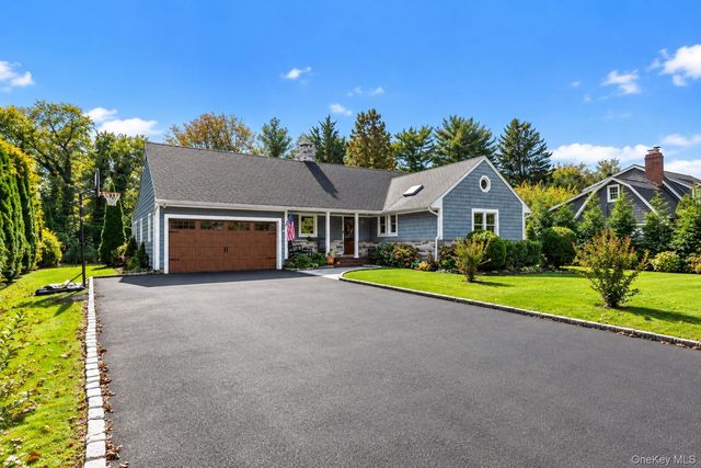 12 Sheep Pasture Lane, Huntington, NY 11743