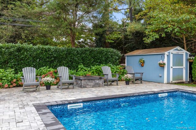 12 Sheep Pasture Lane, Huntington, NY 11743