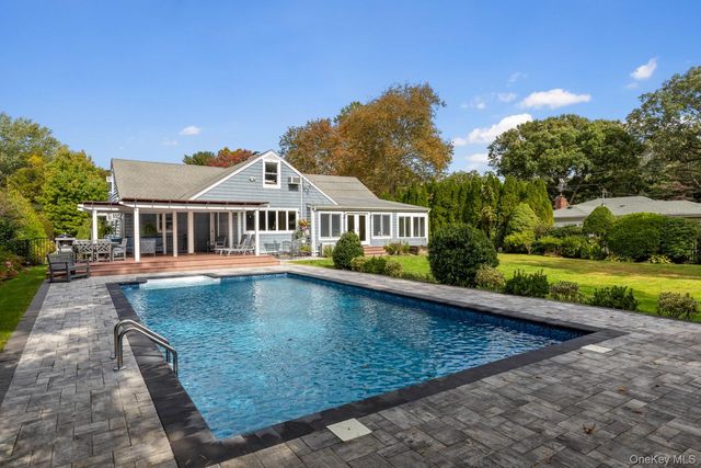 12 Sheep Pasture Lane, Huntington, NY 11743
