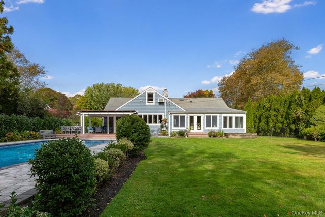 12 Sheep Pasture Lane, Huntington, NY 11743