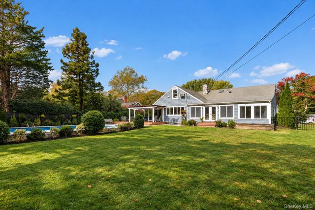 12 Sheep Pasture Lane, Huntington, NY 11743