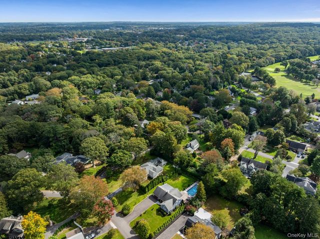 12 Sheep Pasture Lane, Huntington, NY 11743