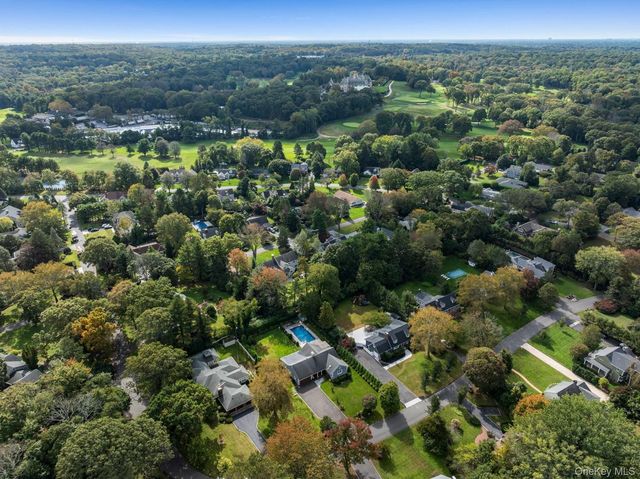 12 Sheep Pasture Lane, Huntington, NY 11743