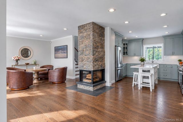 12 Sheep Pasture Lane, Huntington, NY 11743
