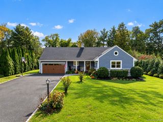 12 Sheep Pasture Lane, Huntington, NY 11743