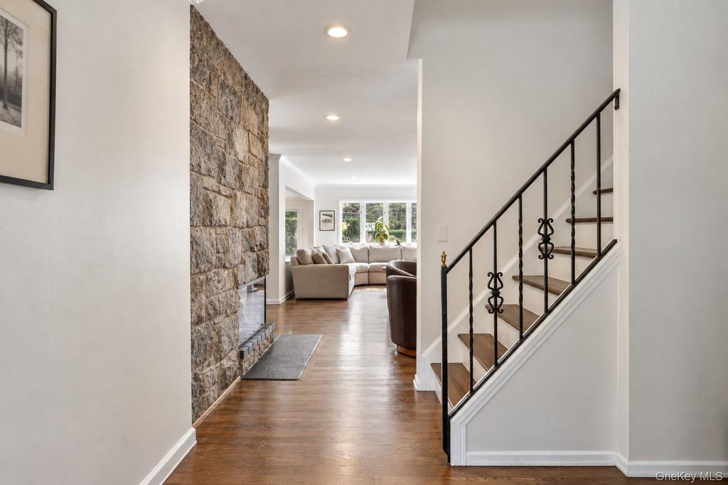 12 Sheep Pasture Lane, Huntington, NY 11743 — photo 3