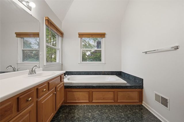 2436 Wedgewood Dr, Franklin Park, PA 15090