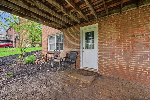 2436 Wedgewood Dr, Franklin Park, PA 15090