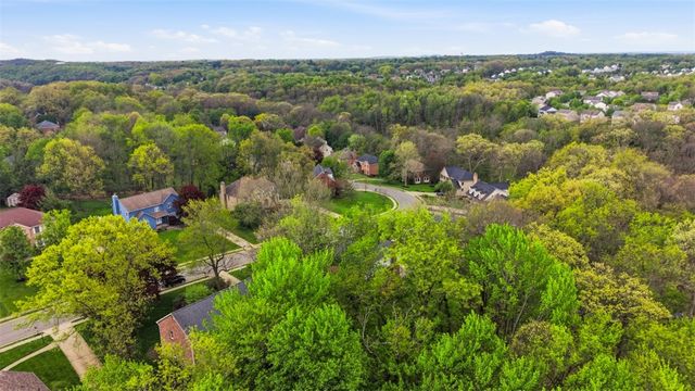 2436 Wedgewood Dr, Franklin Park, PA 15090