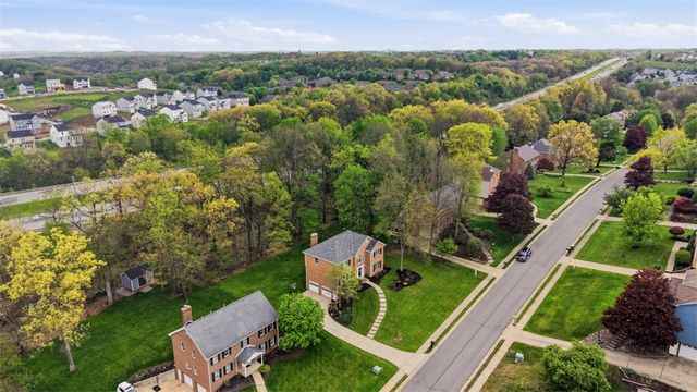 2436 Wedgewood Dr, Franklin Park, PA 15090