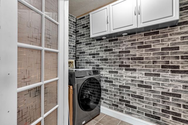 5488 Cedar Spring, Columbus, OH 43228