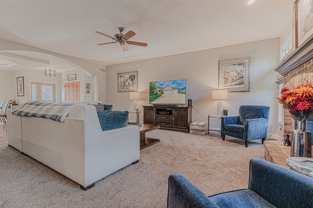 236 Schmidt Drive, Hampshire, IL 60140