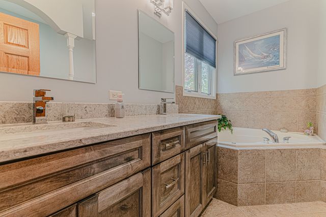 236 Schmidt Drive, Hampshire, IL 60140