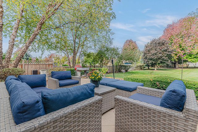 236 Schmidt Drive, Hampshire, IL 60140