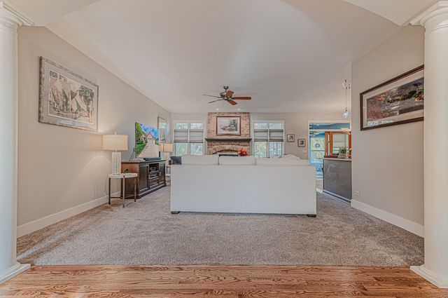 236 Schmidt Drive, Hampshire, IL 60140