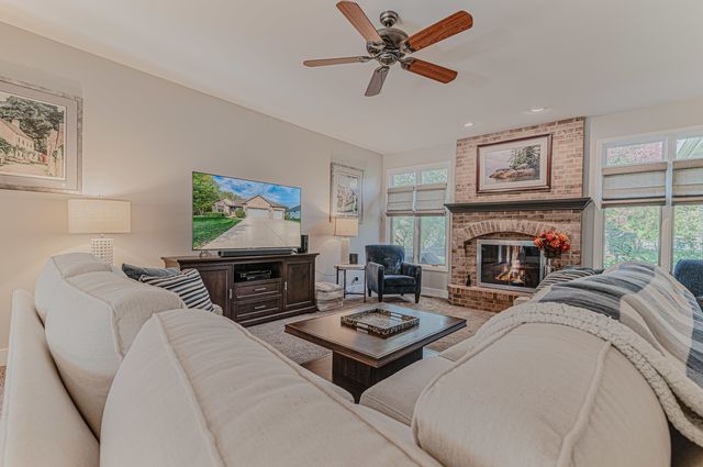 236 Schmidt Drive, Hampshire, IL 60140