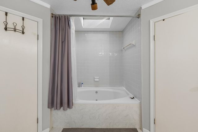 880 Tully Road 81, Houston, TX 77079