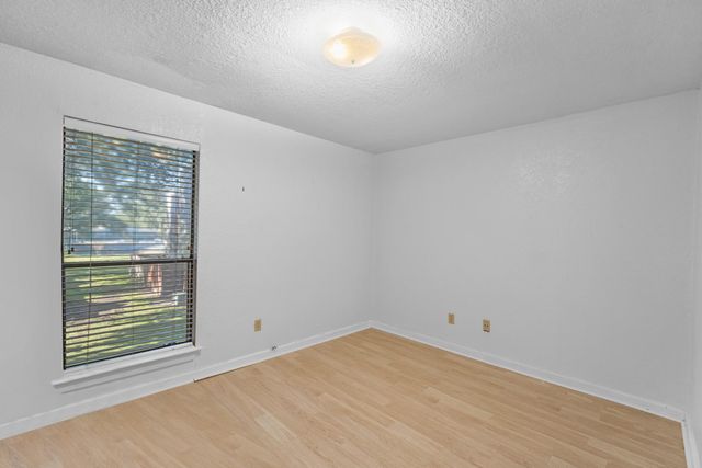 880 Tully Road 81, Houston, TX 77079