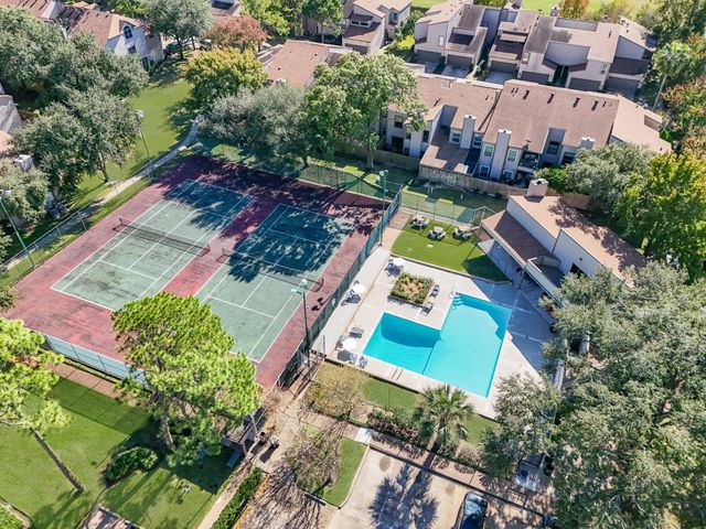 880 Tully Road 81, Houston, TX 77079