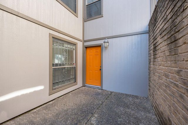 880 Tully Road 81, Houston, TX 77079