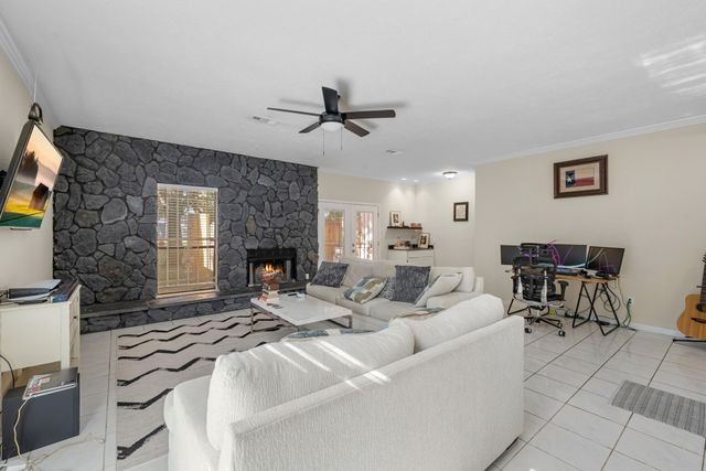 880 Tully Road 81, Houston, TX 77079