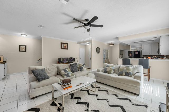 880 Tully Road 81, Houston, TX 77079