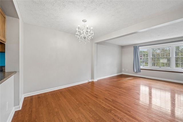 1204 Timberidge Dr, Bethel Park, PA 15102