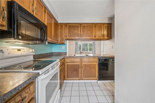 1204 Timberidge Dr, Bethel Park, PA 15102