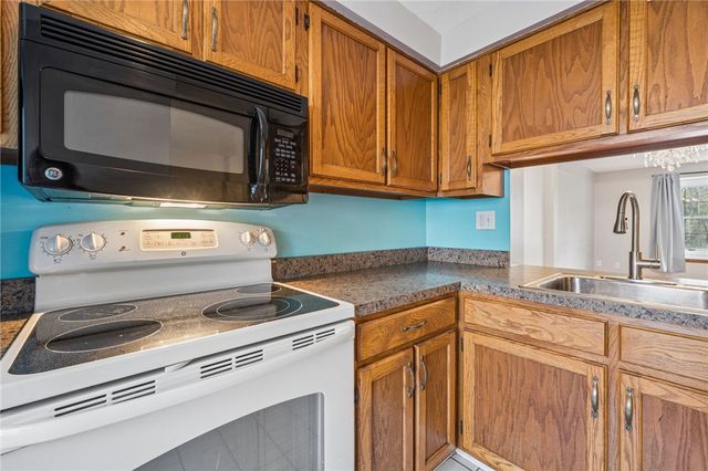 1204 Timberidge Dr, Bethel Park, PA 15102