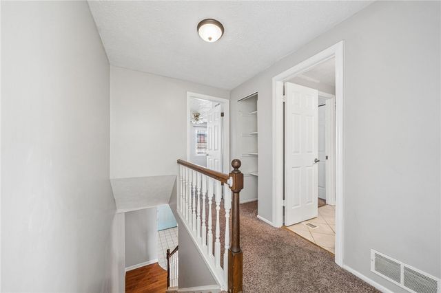 1204 Timberidge Dr, Bethel Park, PA 15102