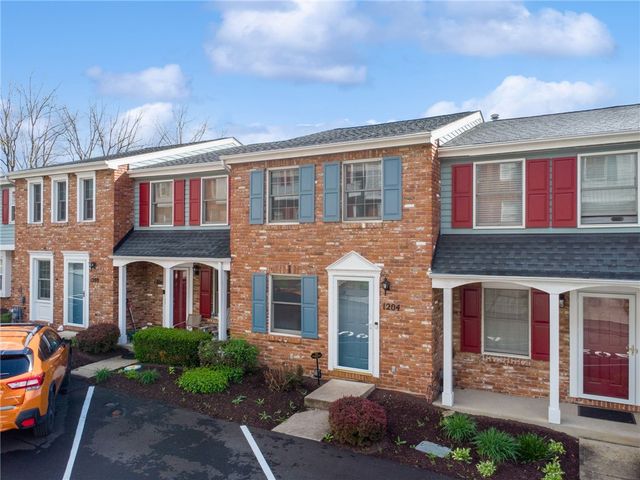 1204 Timberidge Dr, Bethel Park, PA 15102