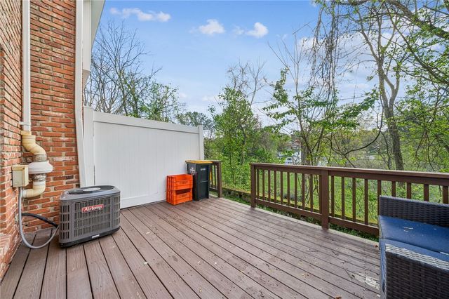 1204 Timberidge Dr, Bethel Park, PA 15102