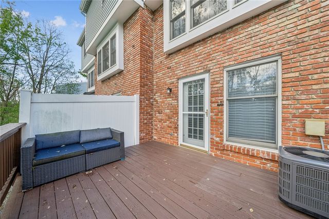 1204 Timberidge Dr, Bethel Park, PA 15102